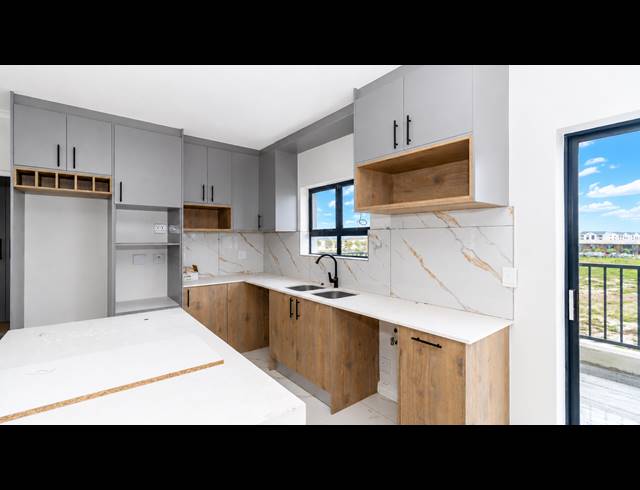 3 BEDROOM APARTMENT FOR SALE IN SANDOWN